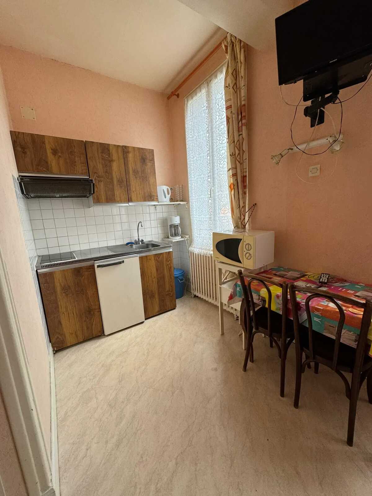 Studio 18 m² avec jardin clôturé à Néris-les-Bains - Photo 2