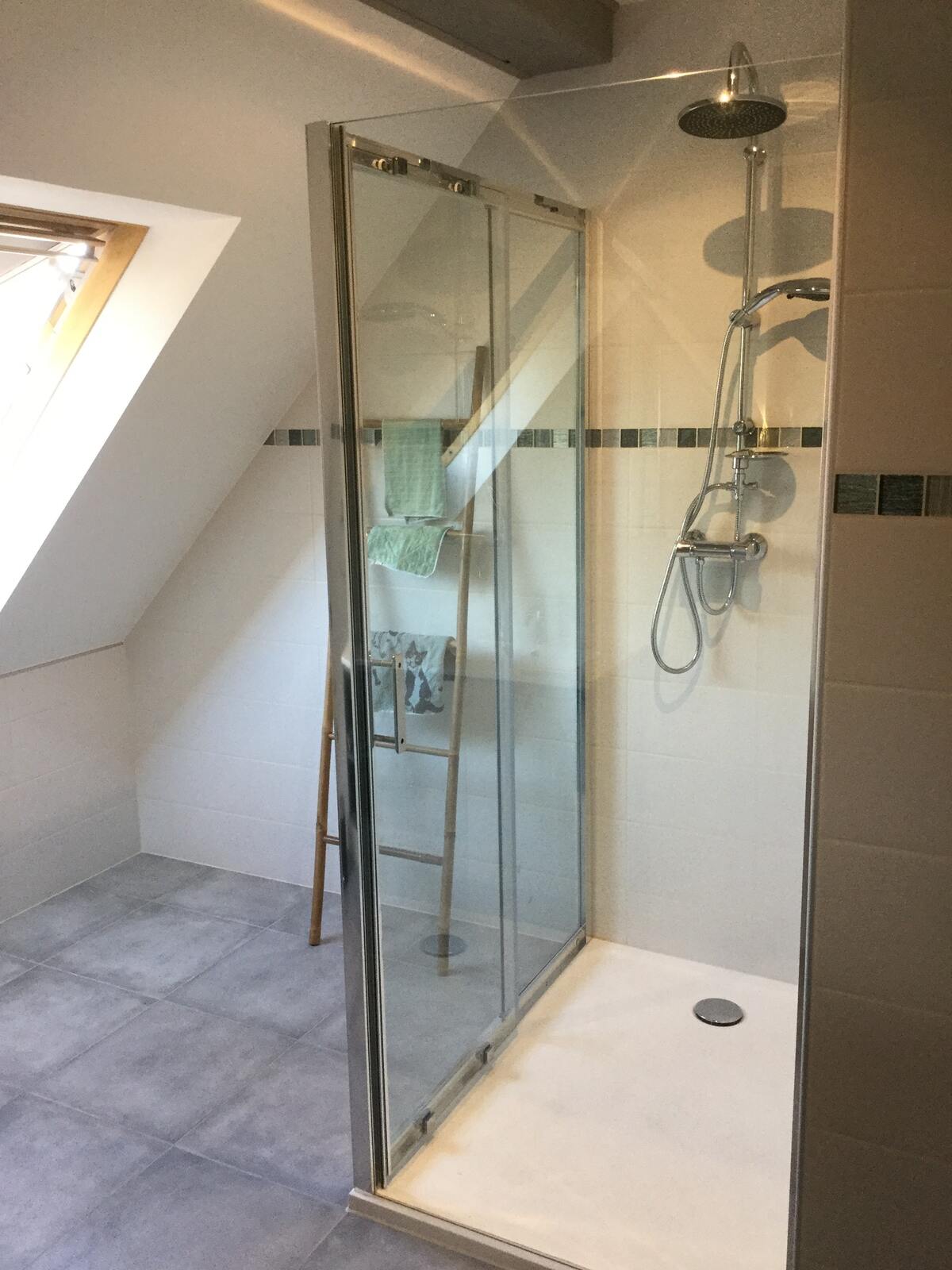 Appartement 60 m² avec terrasse, jardin et borne électrique - Photo 19