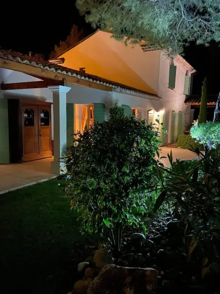 Villa de charme à Mallemort avec piscine privée chauffée : photo 13