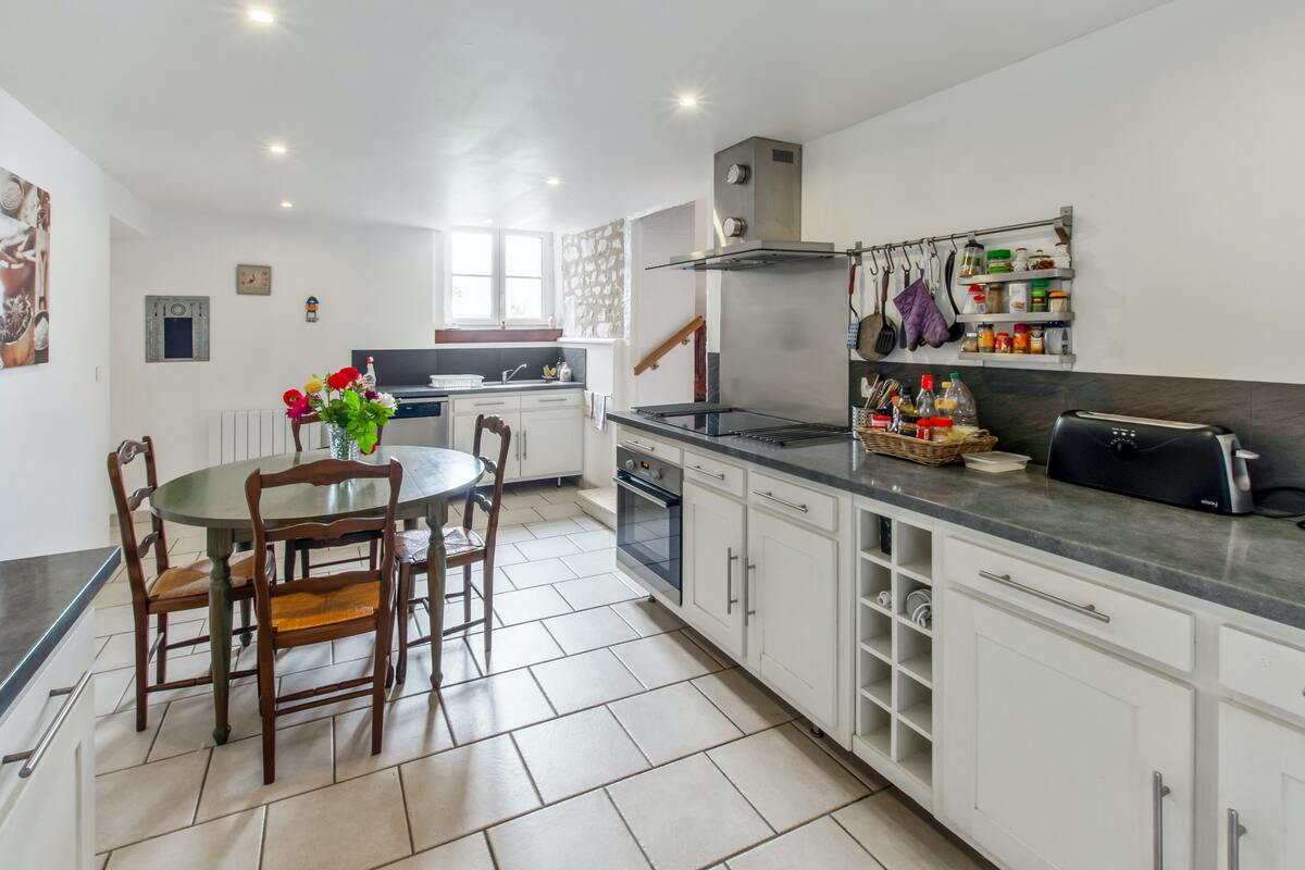 Maison 3 étoiles à Assay, jacuzzi et terrain de jeux - Photo 8