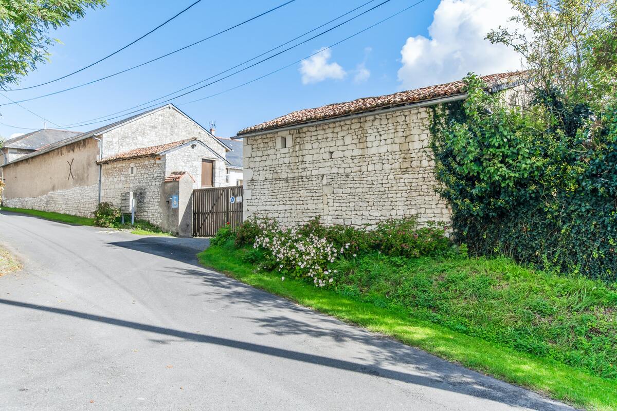 Maison 3 étoiles à Assay, jacuzzi et terrain de jeux - Photo 45
