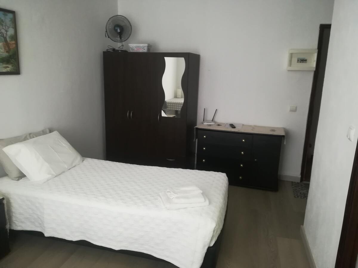 Studio 20 m² à Funchal avec terrasse ensoleillée - Photo 5