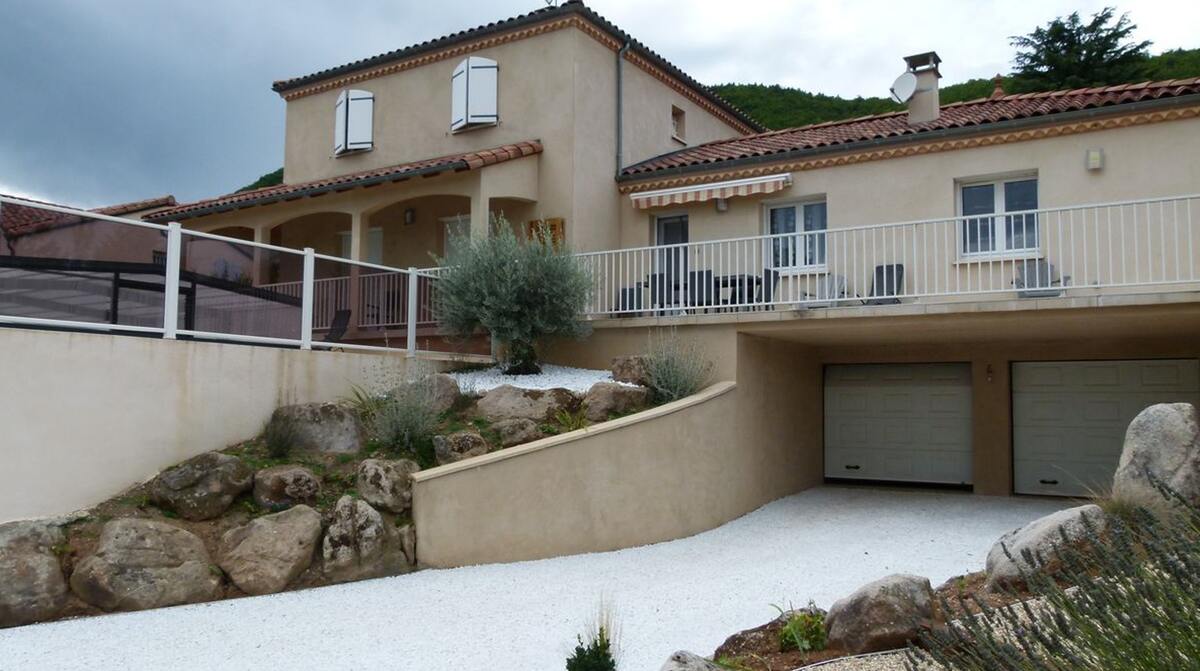 Maison 6 pers. à Nant avec piscine et vues montagnes - Photo 10