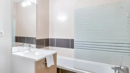 Maison avec piscine partagée et vue lac, Saint-Saturnin-lès-Avignon : photo 6
