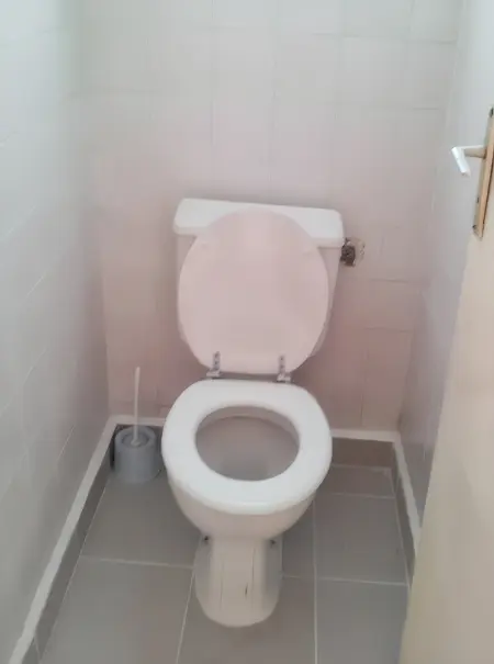 Appartement 2 chambres avec terrasse et parking privé à Hyères : photo 14