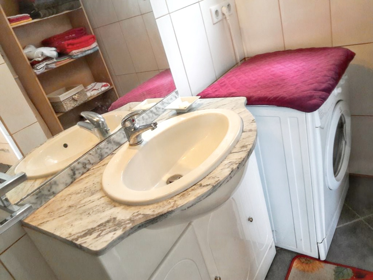 Maison 25 m² avec jacuzzi et piste de pétanque - Photo 5
