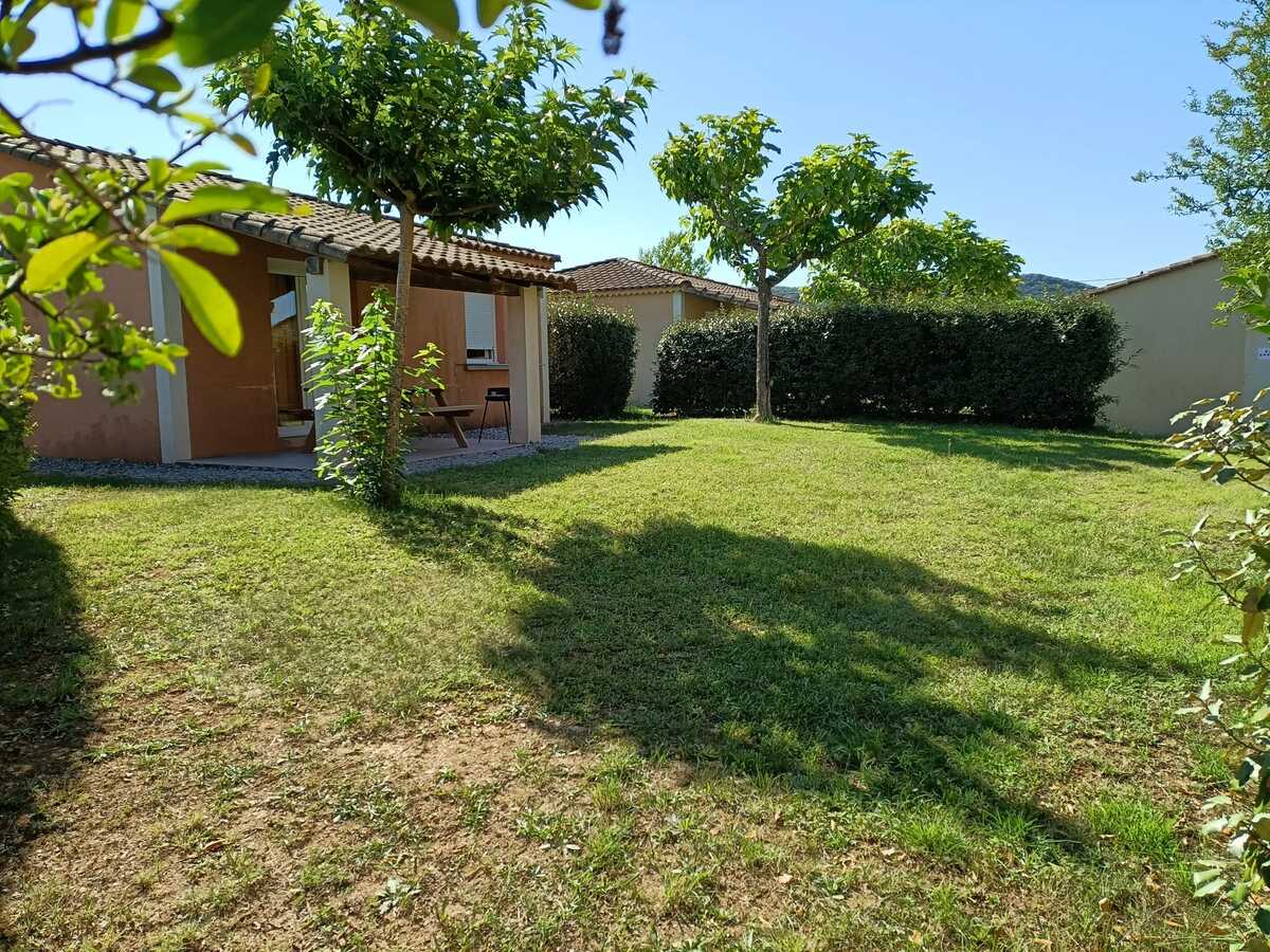 Maison accueillante avec jardin et piscine partagée à Grospierres - Photo 6