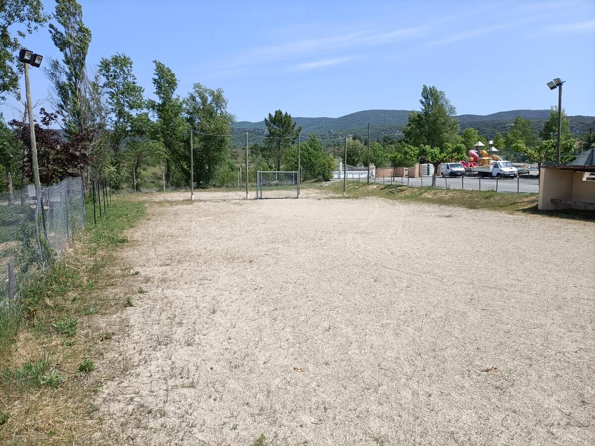 Maison accueillante avec jardin et piscine partagée à Grospierres - Photo 13