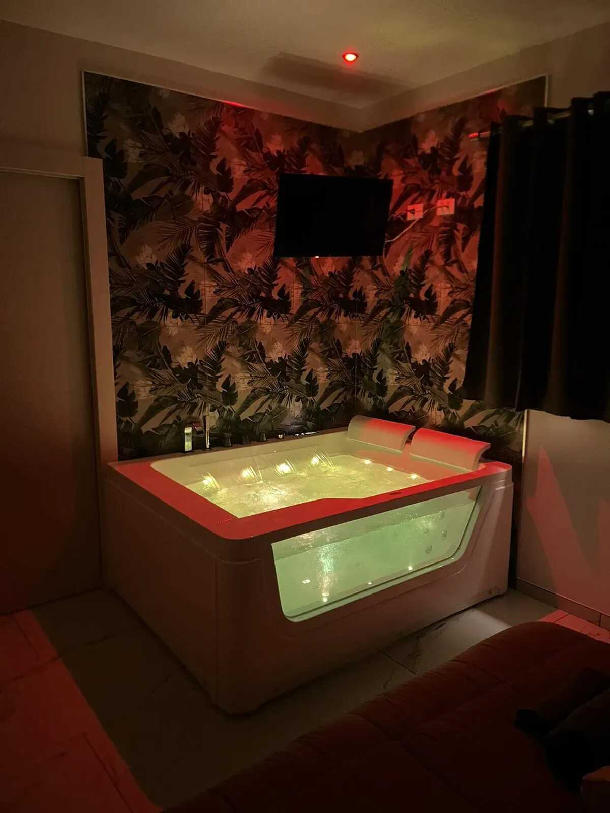 Maison 100 m² avec terrasse et jacuzzi à Noto - Photo 3