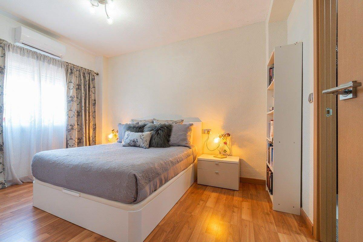 Appartement 80 m² Torrevieja, piscine & balcon - Photo 5