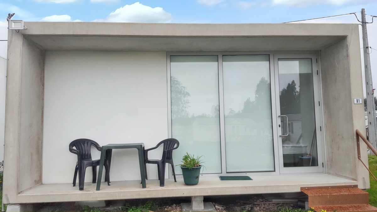 Bungalow rénové à Pataias avec piscine partagée et jardin clôturé - Photo 1
