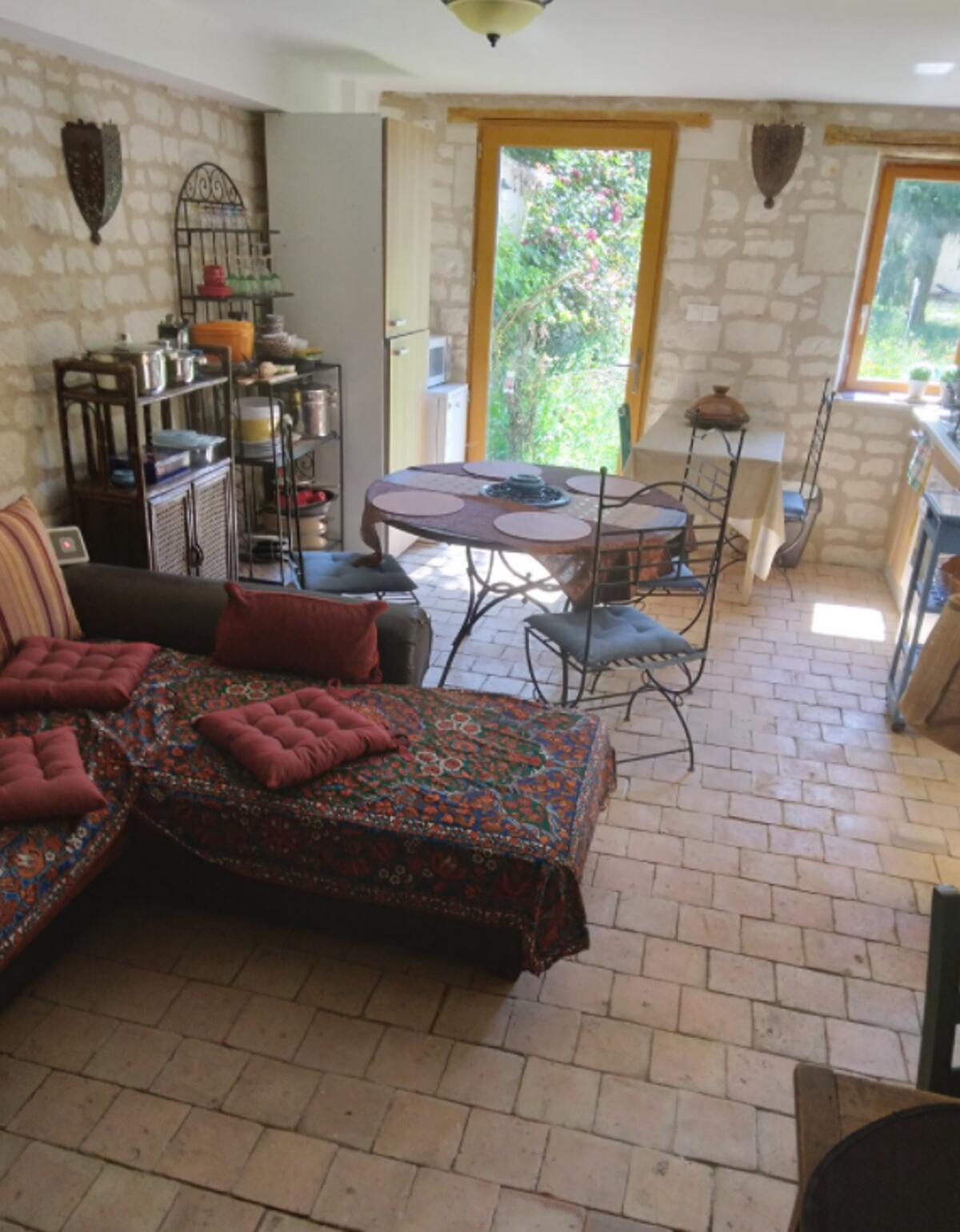 Maison 80m² avec terrasse et jardin à Courchamps - Photo 7