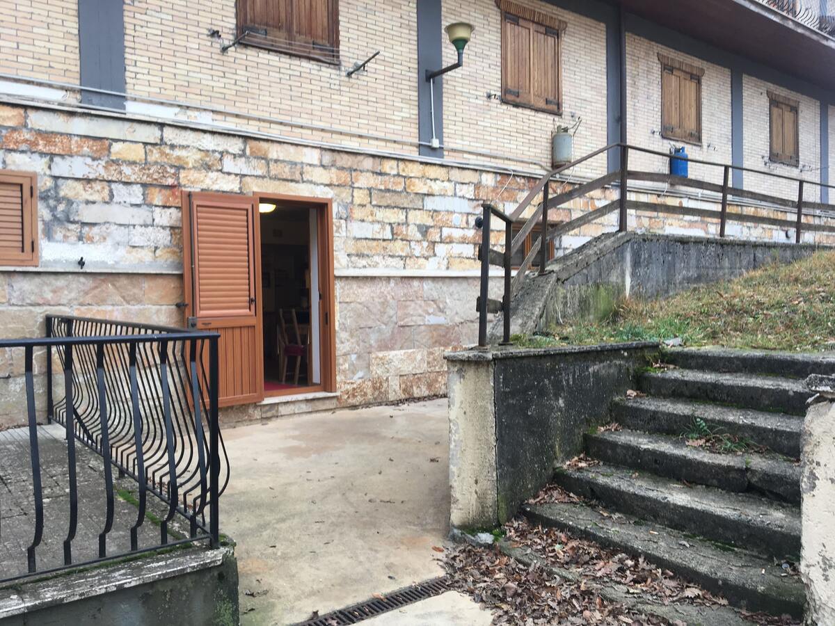 Appartement 50 m² vue montagne, jardin et barbecue - Photo 9