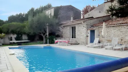 Villa avec piscine privée et jardin clôturé à Dauphin : photo 2
