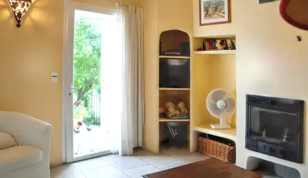 Villa avec piscine privée et jardin clôturé à Dauphin : photo 3