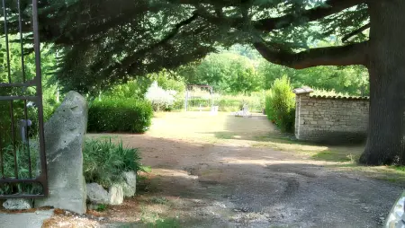 Villa avec piscine privée et jardin clôturé à Dauphin : photo 8