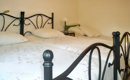 Villa avec piscine privée et jardin clôturé à Dauphin : photo 10