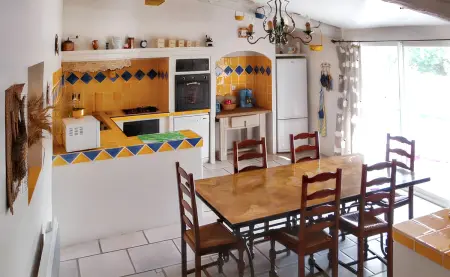 Villa avec piscine privée et jardin clôturé à Dauphin : photo 15