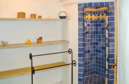 Villa avec piscine privée et jardin clôturé à Dauphin : photo 23