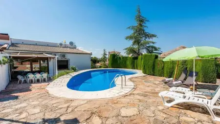 Location villa à Monachil, Villa spacieuse avec piscine privée à Monachil