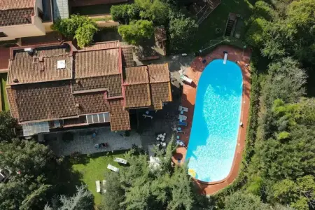 Villa avec piscine privée et jardin clôturé à Florence : photo 2