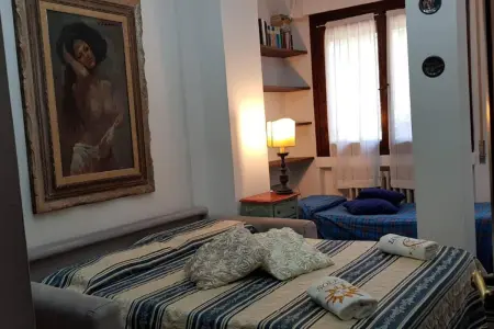Villa avec piscine privée et jardin clôturé à Florence : photo 10