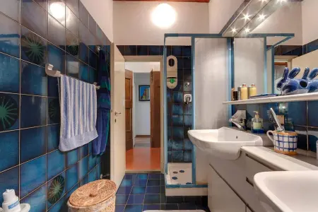 Villa avec piscine privée et jardin clôturé à Florence : photo 14
