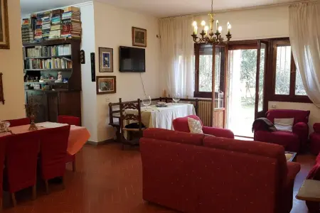 Villa avec piscine privée et jardin clôturé à Florence : photo 25