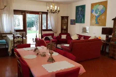 Villa avec piscine privée et jardin clôturé à Florence : photo 26