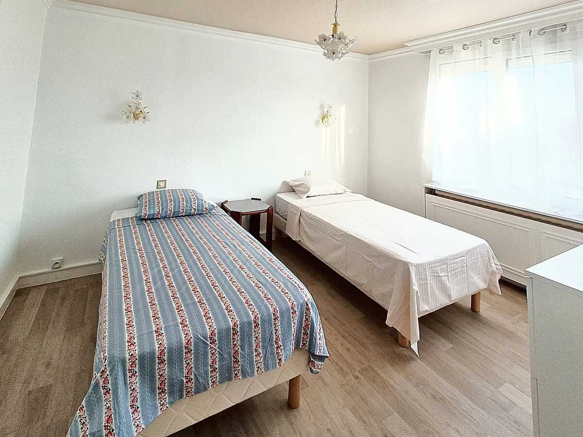 Maison 200 m² à Bondy : 5 chambres, parking, 10 pers. - Photo 8