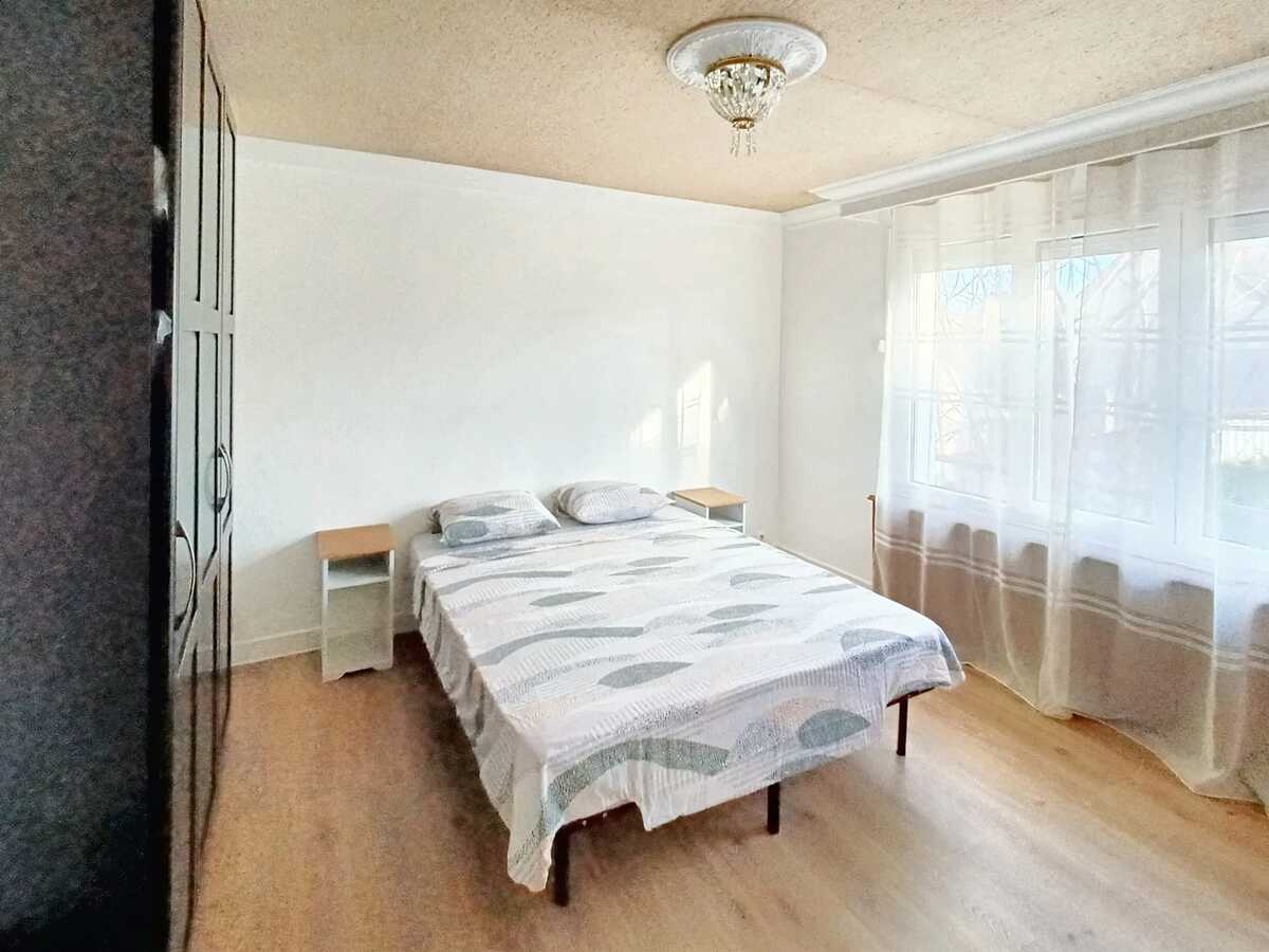 Maison 200 m² à Bondy : 5 chambres, parking, 10 pers. - Photo 11
