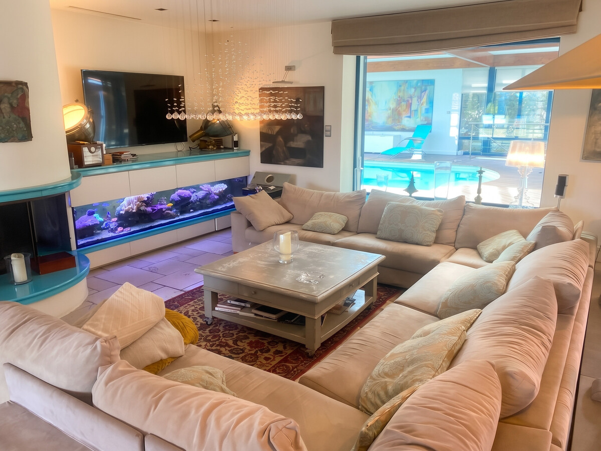 Villa d'exception à Palaja avec piscines intérieures et extérieures - Photo 6