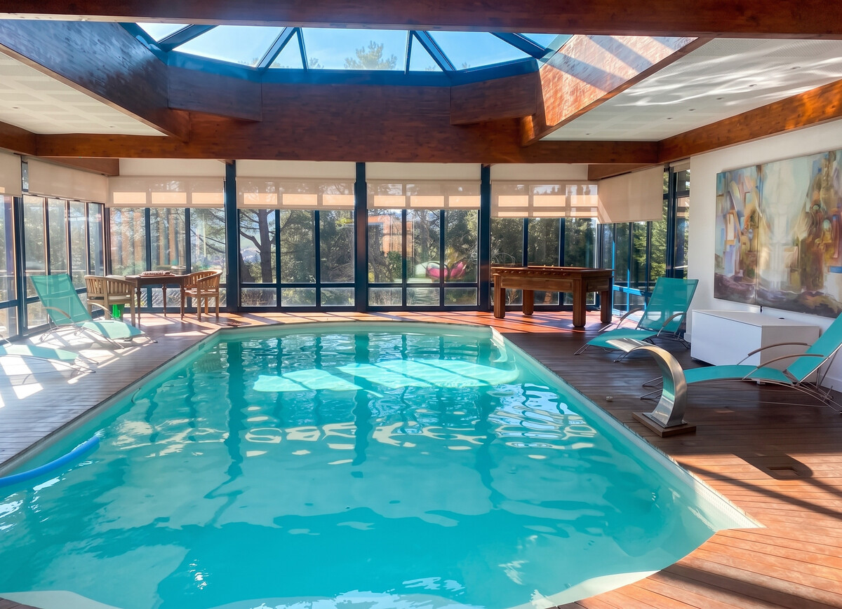 Villa d'exception à Palaja avec piscines intérieures et extérieures - Photo 18