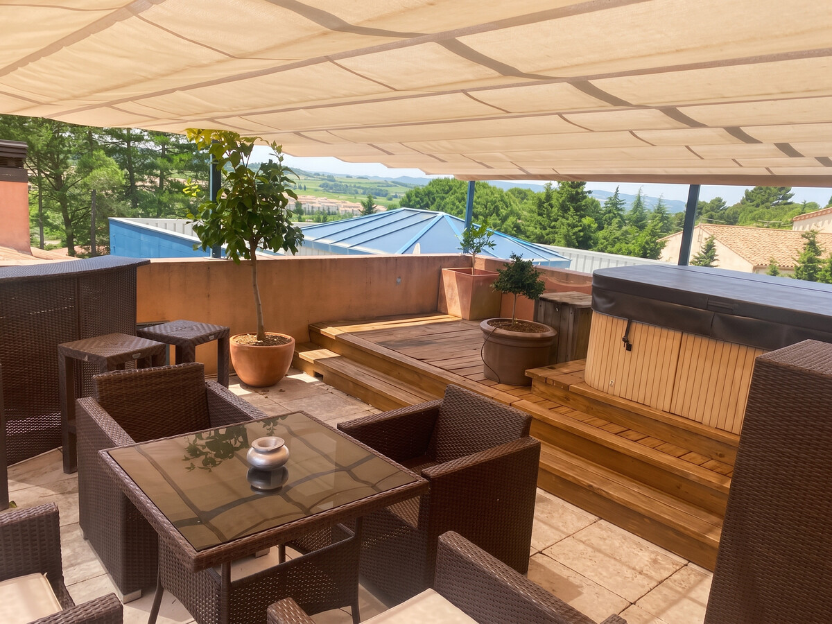 Villa d'exception à Palaja avec piscines intérieures et extérieures - Photo 23