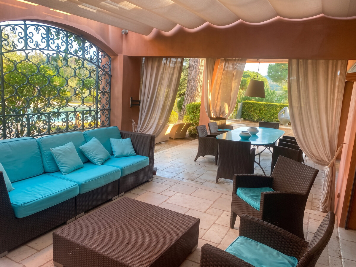 Villa d'exception à Palaja avec piscines intérieures et extérieures - Photo 24