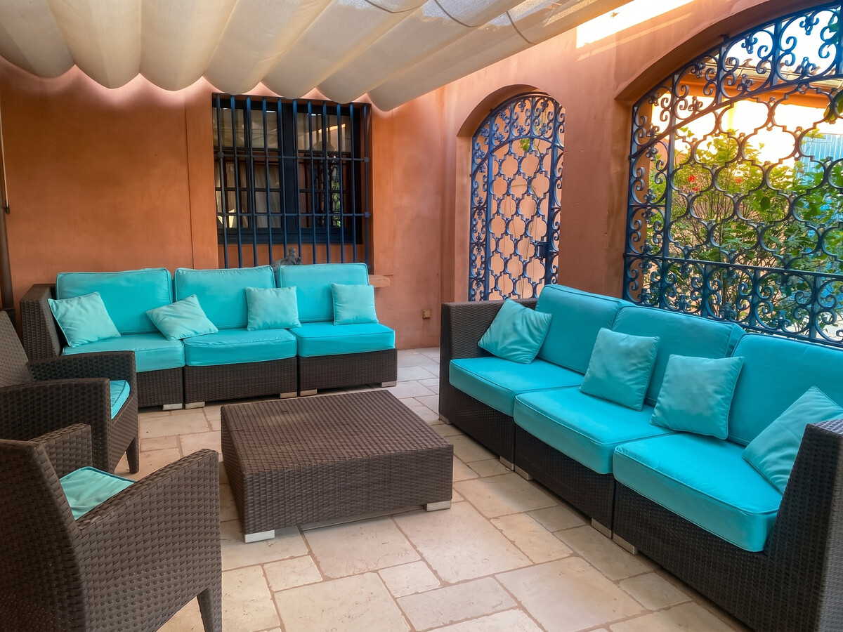 Villa d'exception à Palaja avec piscines intérieures et extérieures - Photo 25