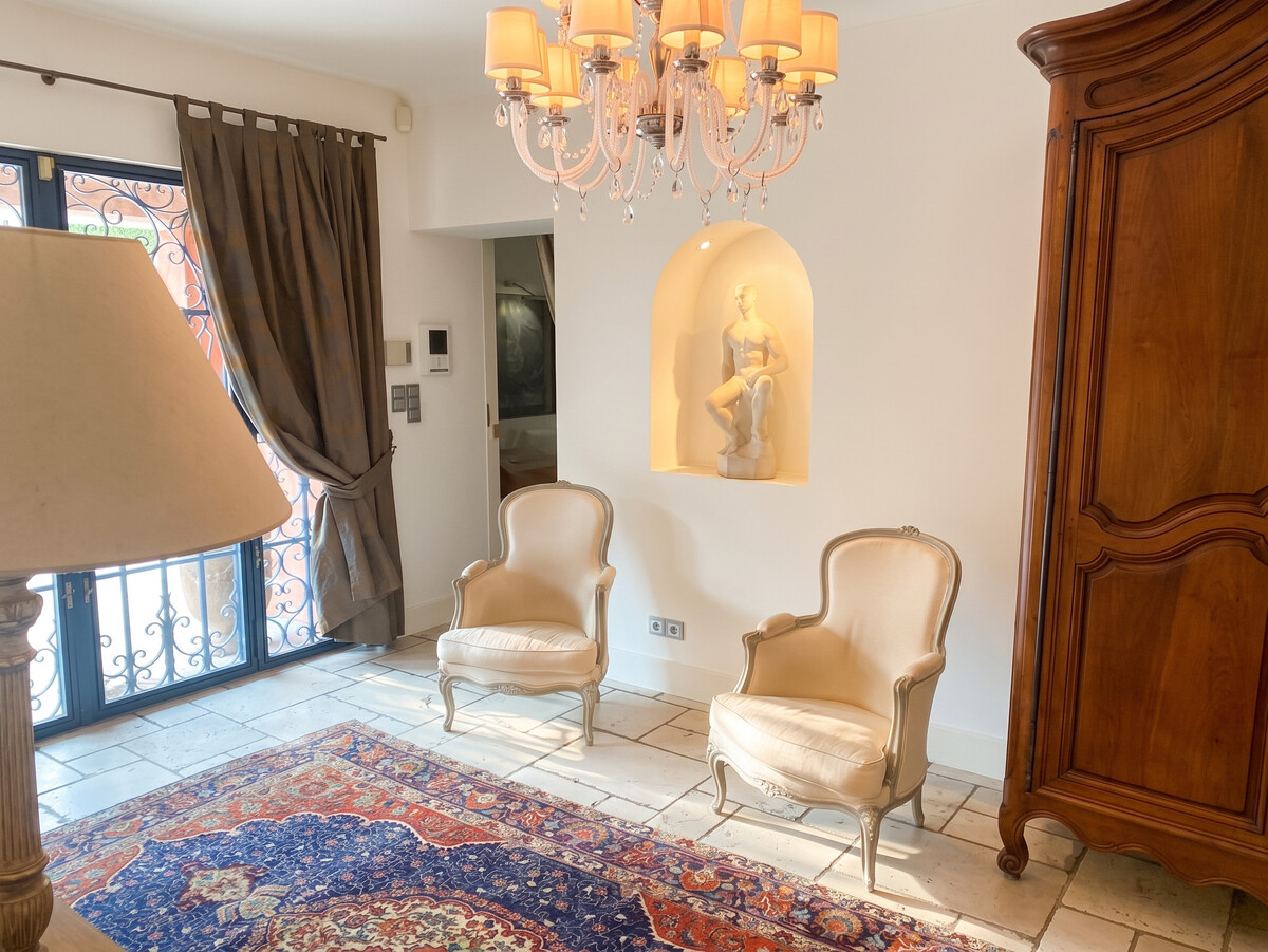 Villa d'exception à Palaja avec piscines intérieures et extérieures - Photo 38
