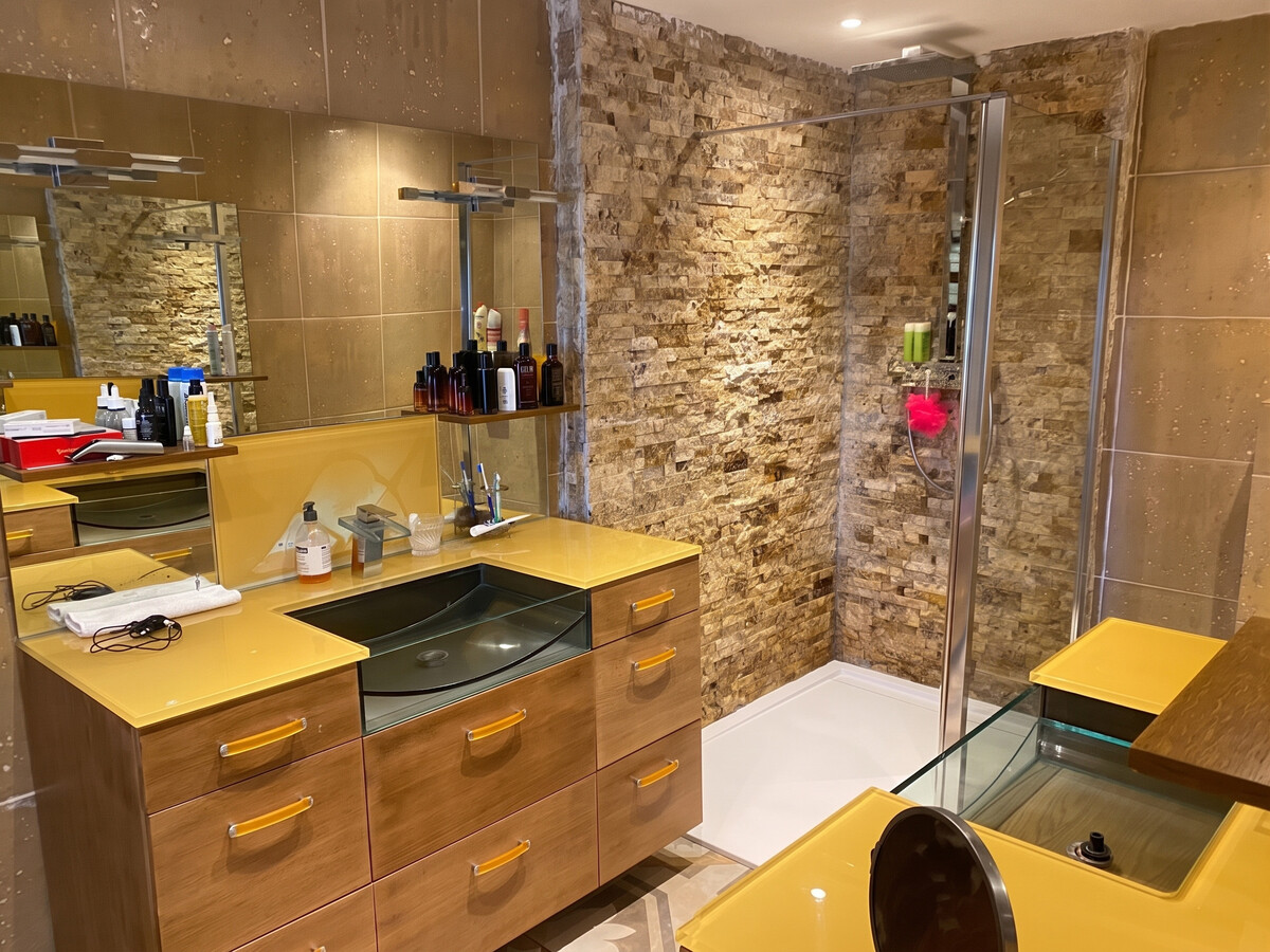 Villa d'exception à Palaja avec piscines intérieures et extérieures - Photo 77