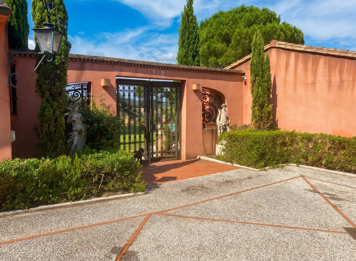 Villa d'exception à Palaja avec piscines intérieures et extérieures - Photo 79