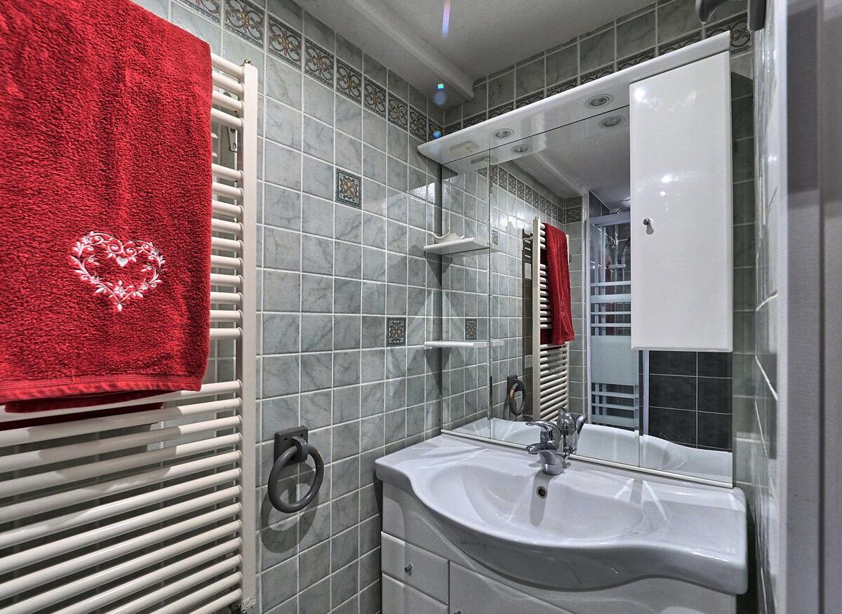 Appartement 40 m² aux Carroz, terrasse et vue montagne - Photo 7