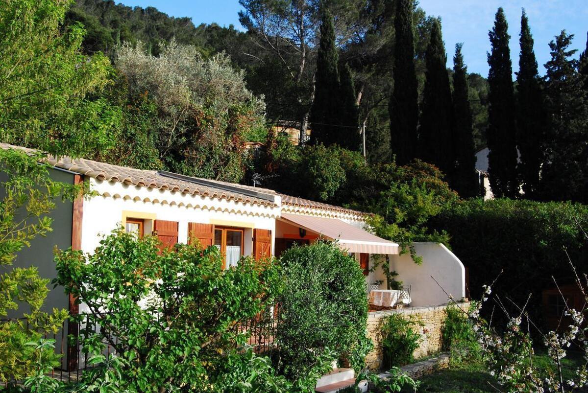 Maison Ceyreste : terrasse, jardin et piste de pétanque - Photo 5