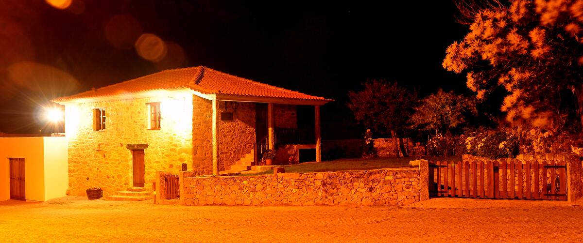 Maison de charme à Parada, cheminée et vue montagne - Photo 3