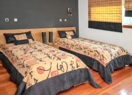 Villa avec piscine privée chauffable et jacuzzi à Santo Tirso : photo 12