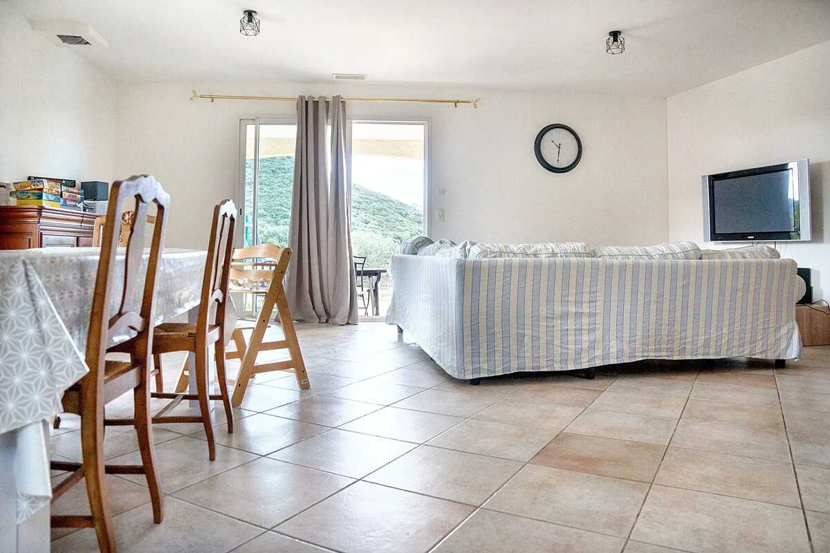 Villa 200 m² Saint-Jean-du-Pin : 6 chambres, piscine privée - Photo 10