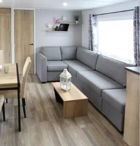 Bungalow avec piscine partagée à Canet-en-Roussillon, 8 personnes : photo 3