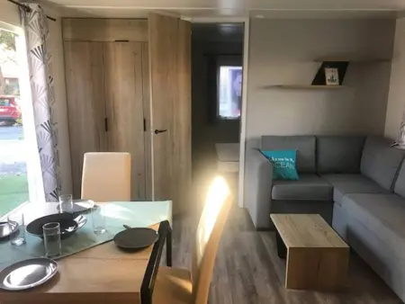 Bungalow avec piscine partagée à Canet-en-Roussillon, 8 personnes : photo 4
