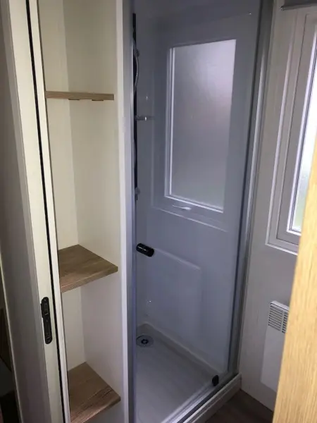 Bungalow avec piscine partagée à Canet-en-Roussillon, 8 personnes : photo 8