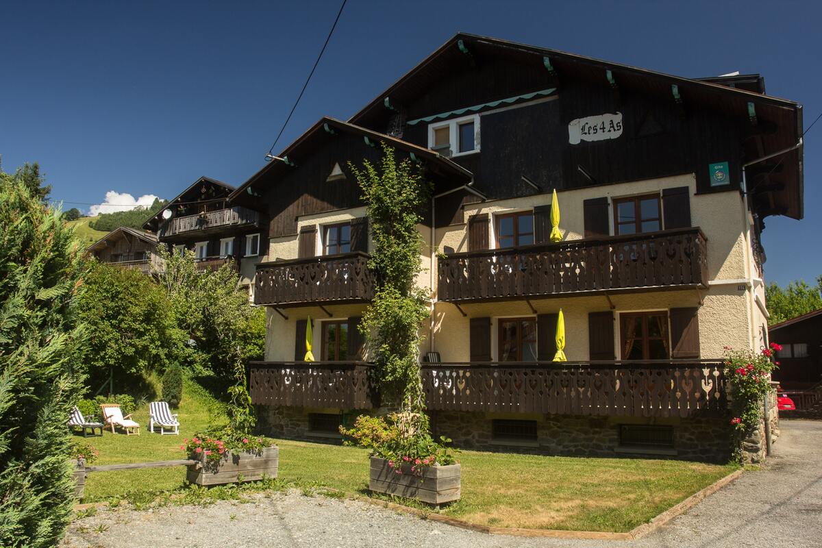 Appartement 46m² vue montagne à Megève, jardin et barbecue - Photo 9