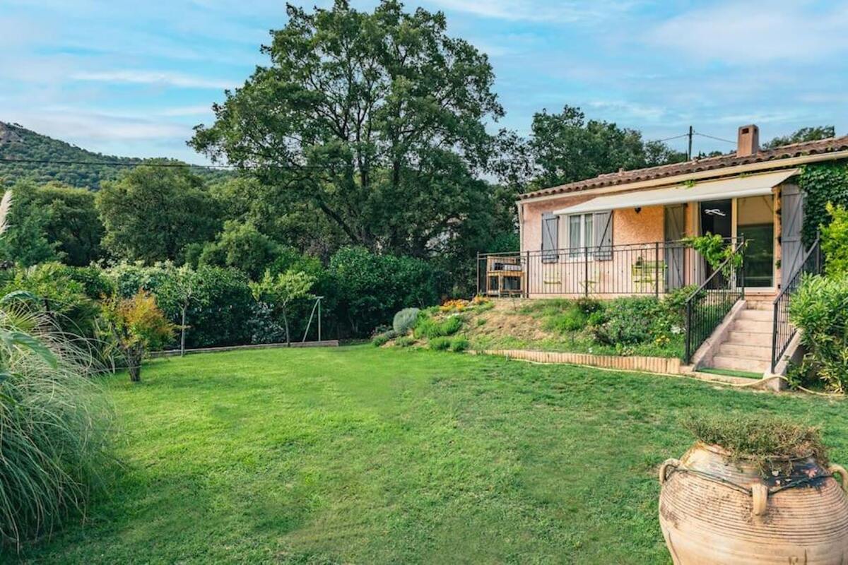 Villa avec piscine privée au Plan-de-la-Tour, jardin et barbecue - Photo 3