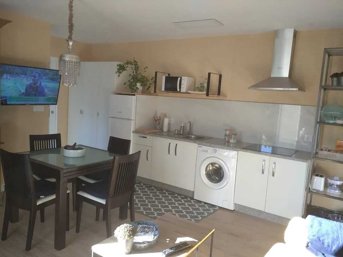 Maison 40 m² à Parada, jardin clôturé et vue montagne - Photo 4